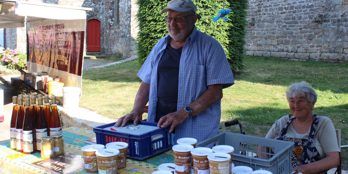 Marché à Le Guerno