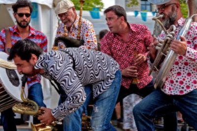 Clliq : fanfare à danser