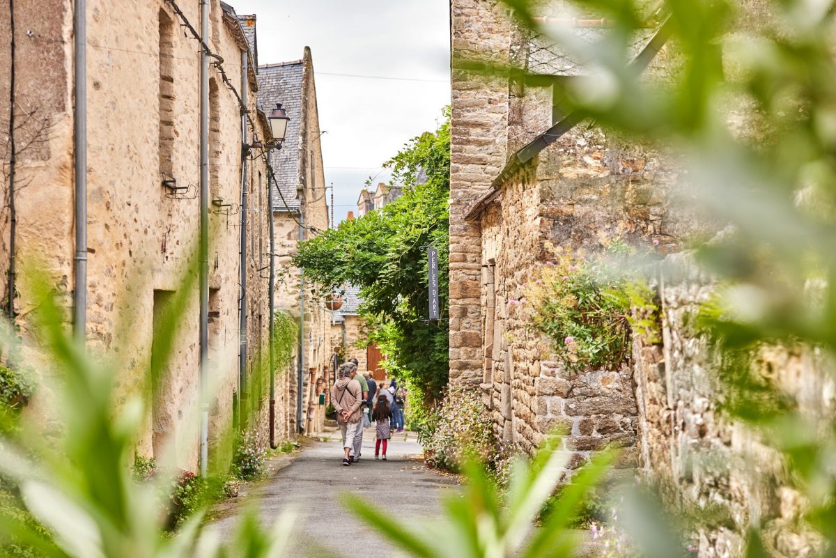 Découvrez le village de La Roche-Bernard pendant votre séjour en Bretagne !