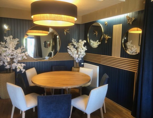 Restaurant le Café Pêcheur – Damgan – table ronde angle salle