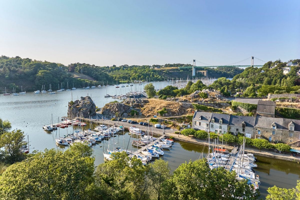 Admirez le port de la Petite Cité de Caractère de La Roche-Bernard !
